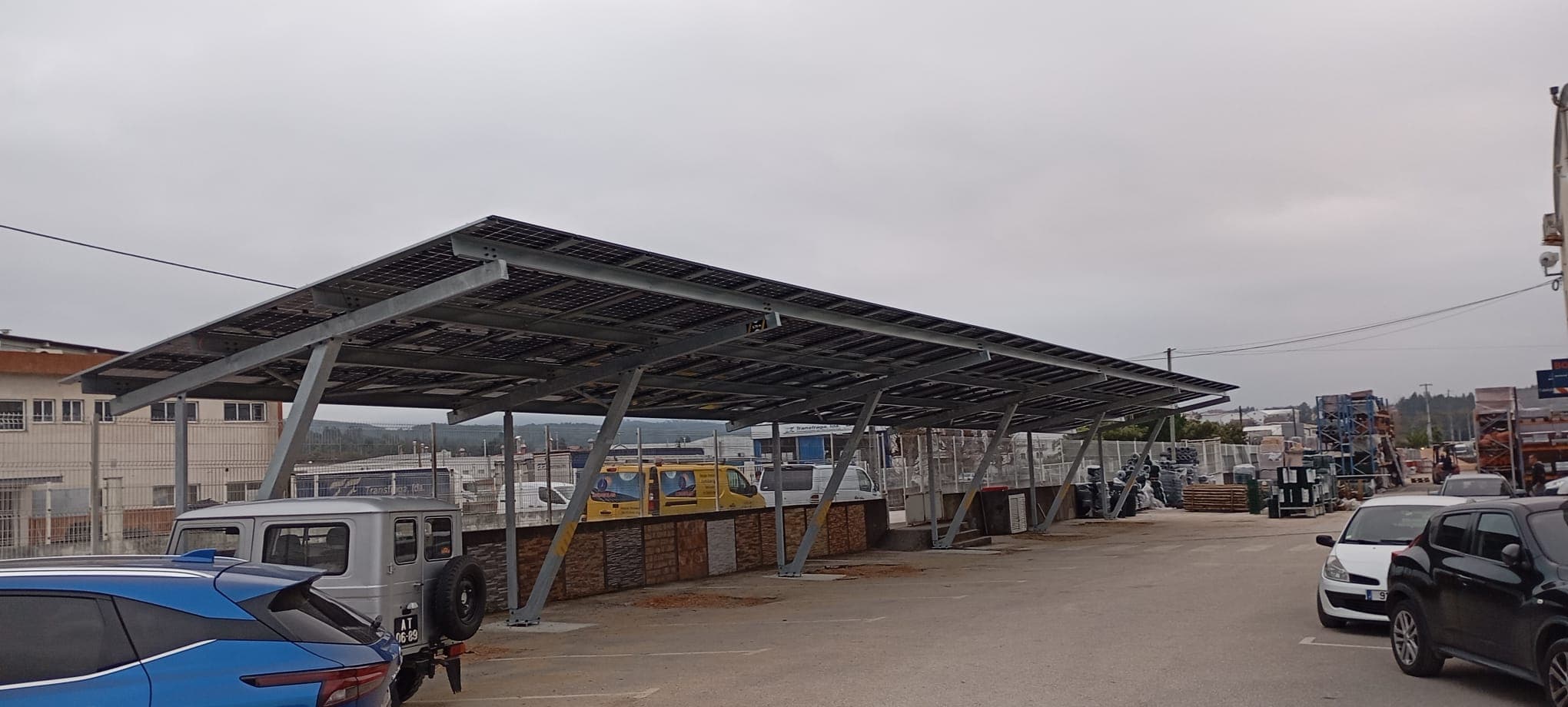 Carport fotovoltaico empresarial MN Carvalho